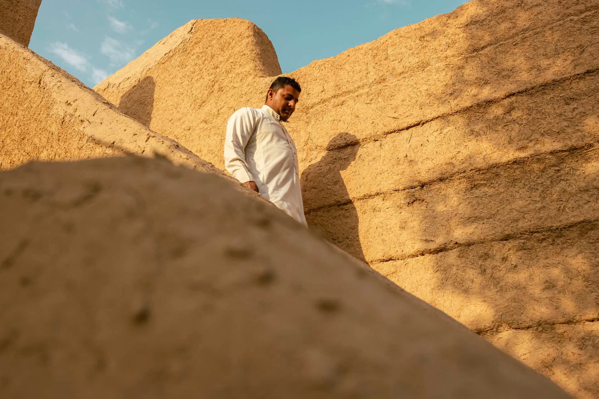 Berangkat dari Riyadh, ikuti tur ke Al-Uyaynah dengan mengunjungi area Edge of the World.