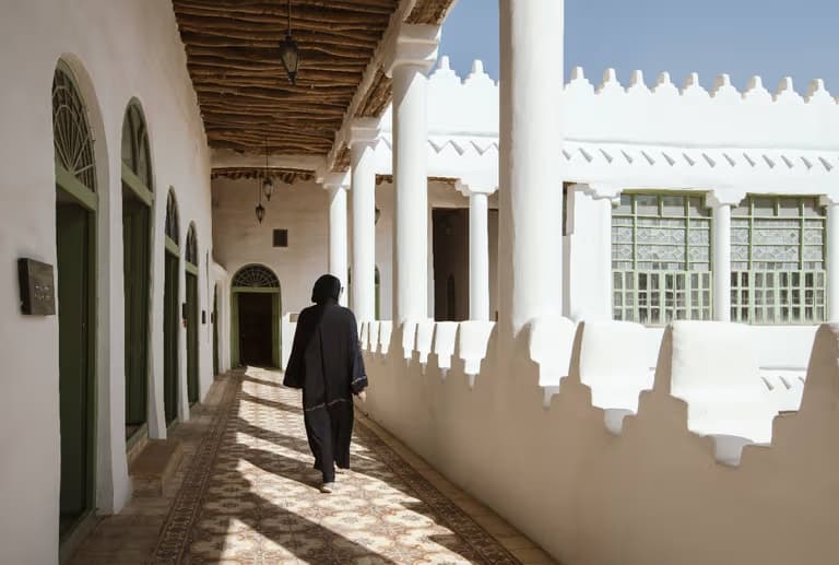 Jelajahi warisan Riyadh, dari Museum Nasional dan Istana Al Murabba hingga Pasar Ash-Shiqra.