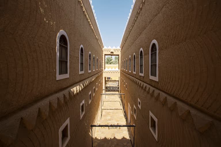 Jelajahi warisan Riyadh, dari Museum Nasional dan Istana Al Murabba hingga Pasar Ash-Shiqra.