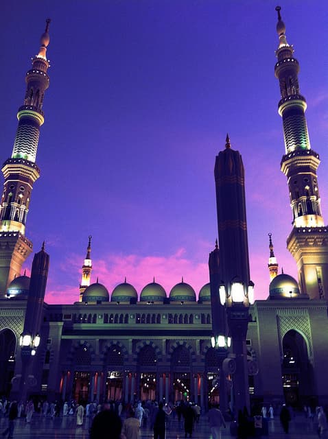 Paket lengkap dari Madinah ke Riyadh – 4 malam
